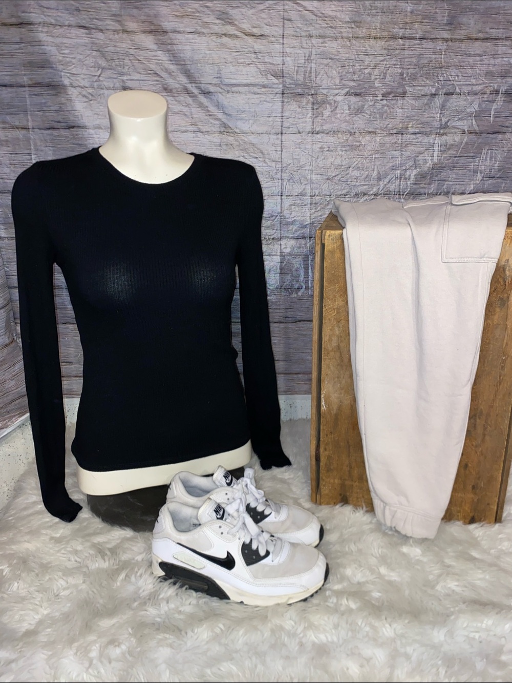 Liz & Sara Black Ribbed Long Sleeve Top